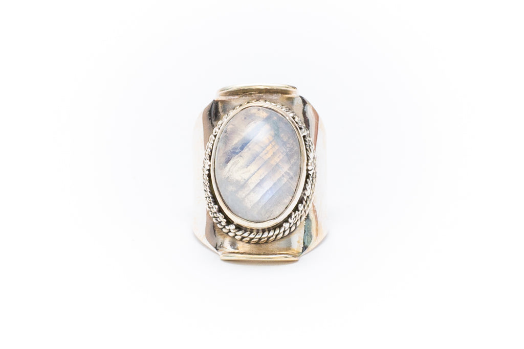 Nieve Ring - Rainbow Moonstone