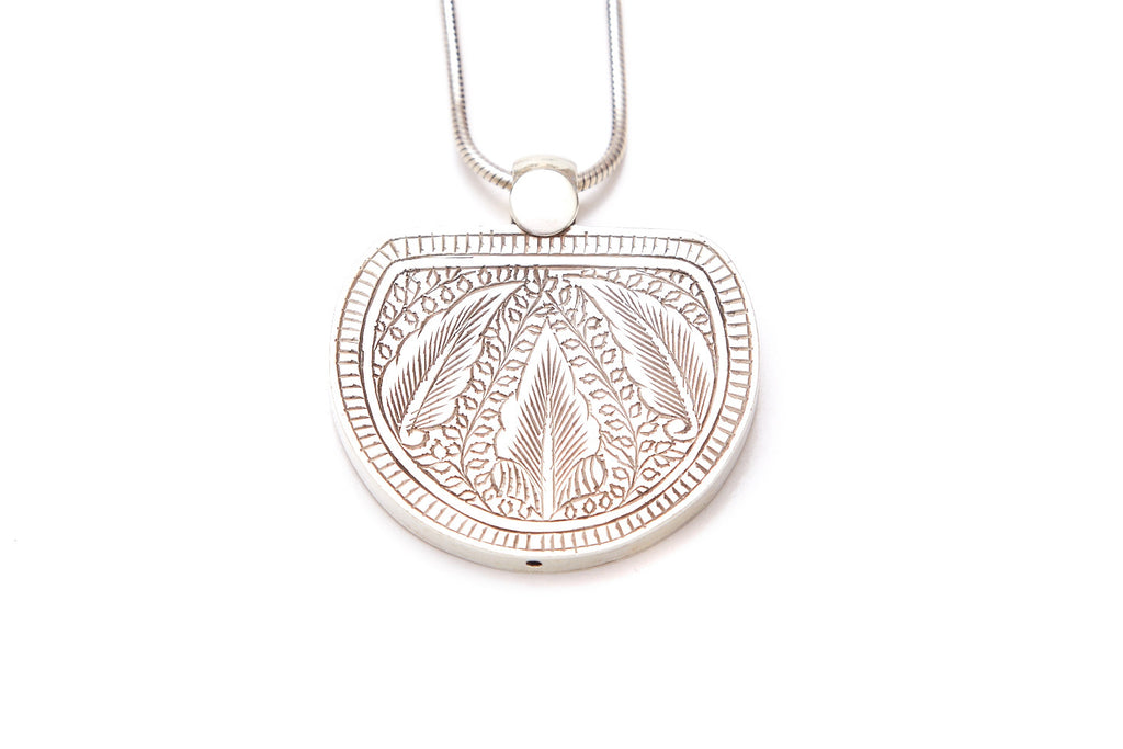 Etched Garden Pendant - Round